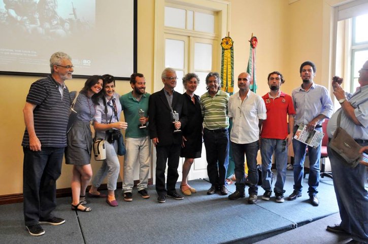 Redação e alguns dos colaboradores do Jornal JÁ / Foto Ricardo Stricher