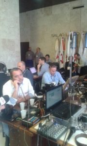 dezenas de rádios do interior do Estado transmitiam ao vivo a posse do colono. foto Walmaro Paz