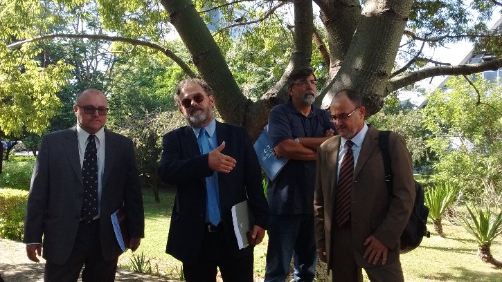 Após a primeira reunião, advogados que compõe a frente jurídica concederam uma entrevista coletiva em frente ao CAFF