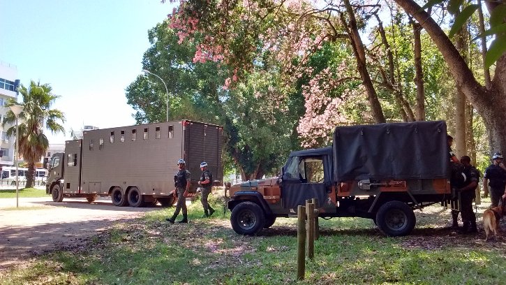 Na manhã desta quarta-feira, Exército realizou treinamento no Parque da Redenção / Matheus Chaparini