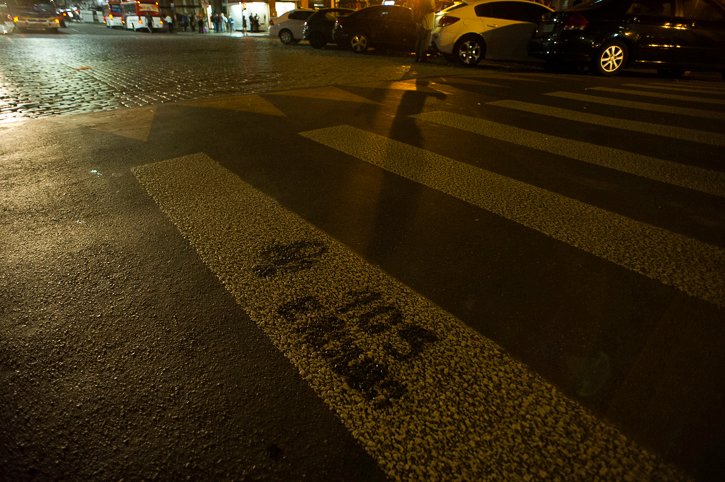 2017.04.06 - Porto Alegre/RS/Brasil - Protesto contra o aumento das passagens fracassa em número de manifestantes e termina com dois detidos por pixação em faixa de segurança. Foto: Ramiro Furquim/Jornal Já