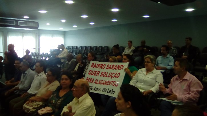 Moradores do Sarandi reclamaram dos alagamentos nos últimos três anos, por causa da falta de limpeza dos córregos / Foto: Jornal Já