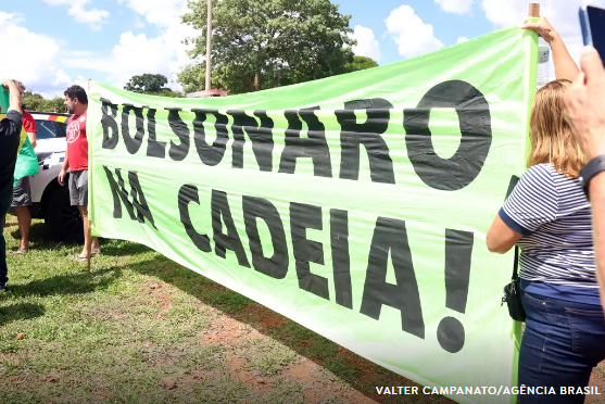 Após discurso veemente em defesa da democracia, Lula veta o PL que reduz penas de golpistas