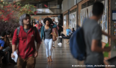 Lula sanciona orçamento de 2026 com corte de quase R$ 500 milhões nas universidades federais