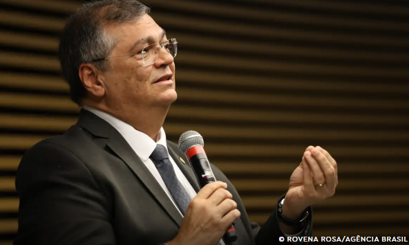 Banco Master: Flávio Dino quer endurecer fiscalização dos fundos que lavam dinheiro