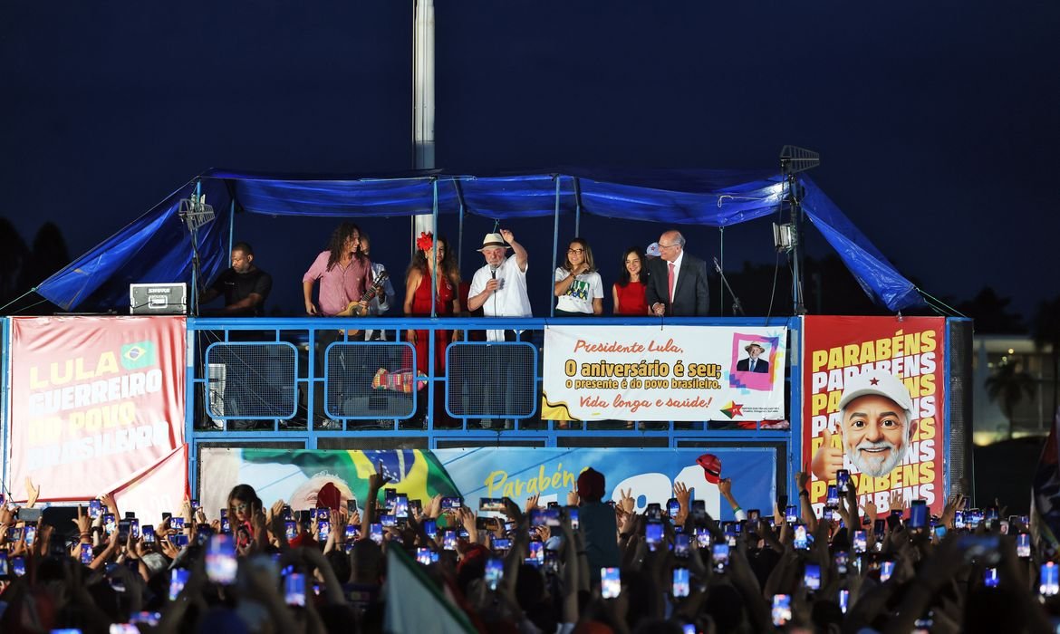 Lula lembra que foi aconselhado a fugir em 2018: “Fiquei para provar minha inocência”